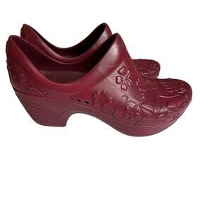 Dansko Pixie Women's Clogs in Claret Garden Shoes Outdoor Women's Size 36 5.5-6